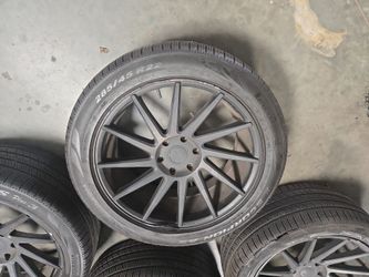 DUB 22" wheels and Pirelli tires