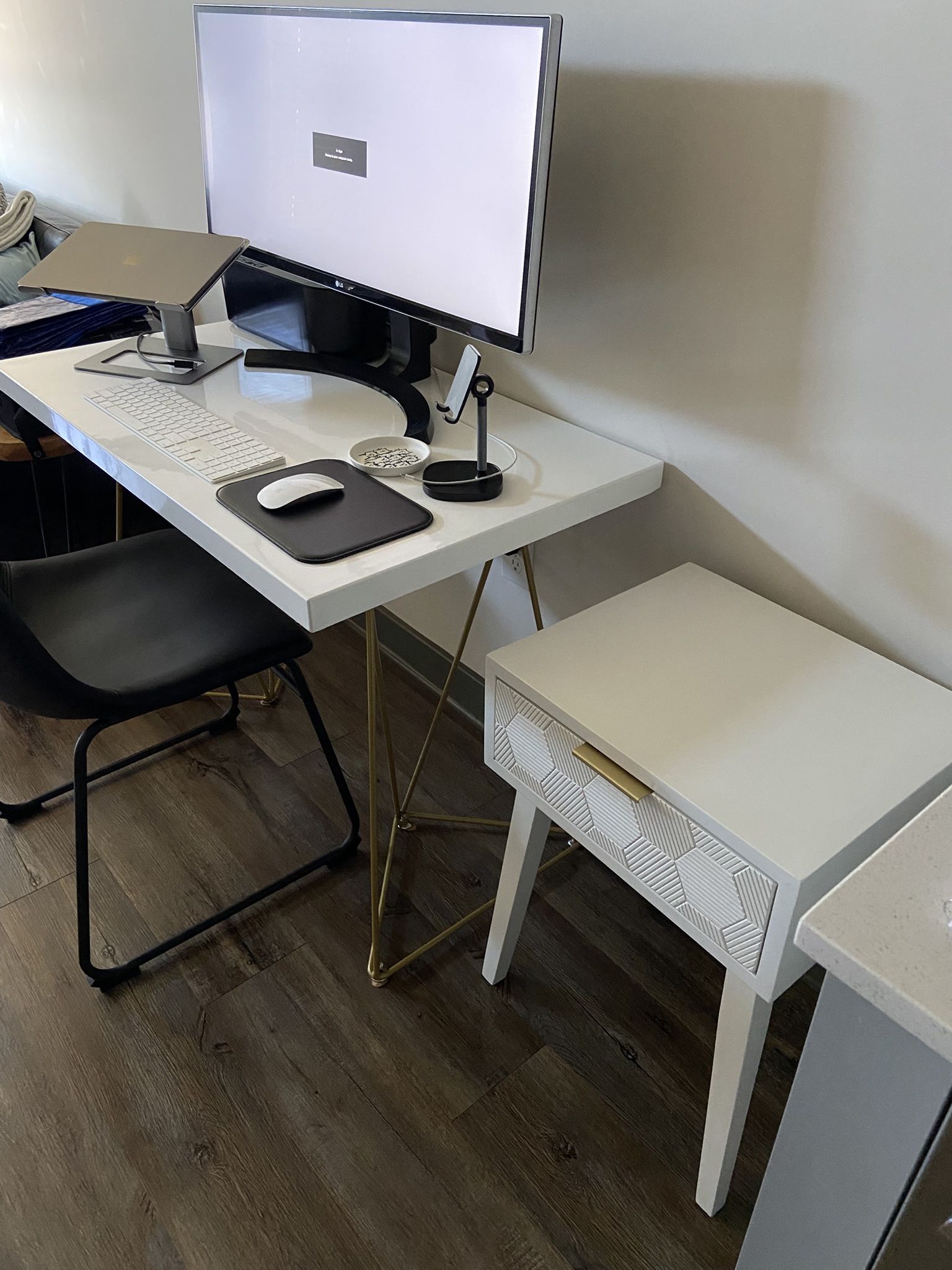 White Modern Desk