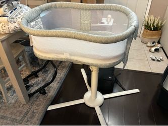 Halo Swivel Sleeper Bassinet