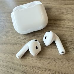 Apple AirPods 4 – Excellent Condition – AppleCare+ until Sept 2026