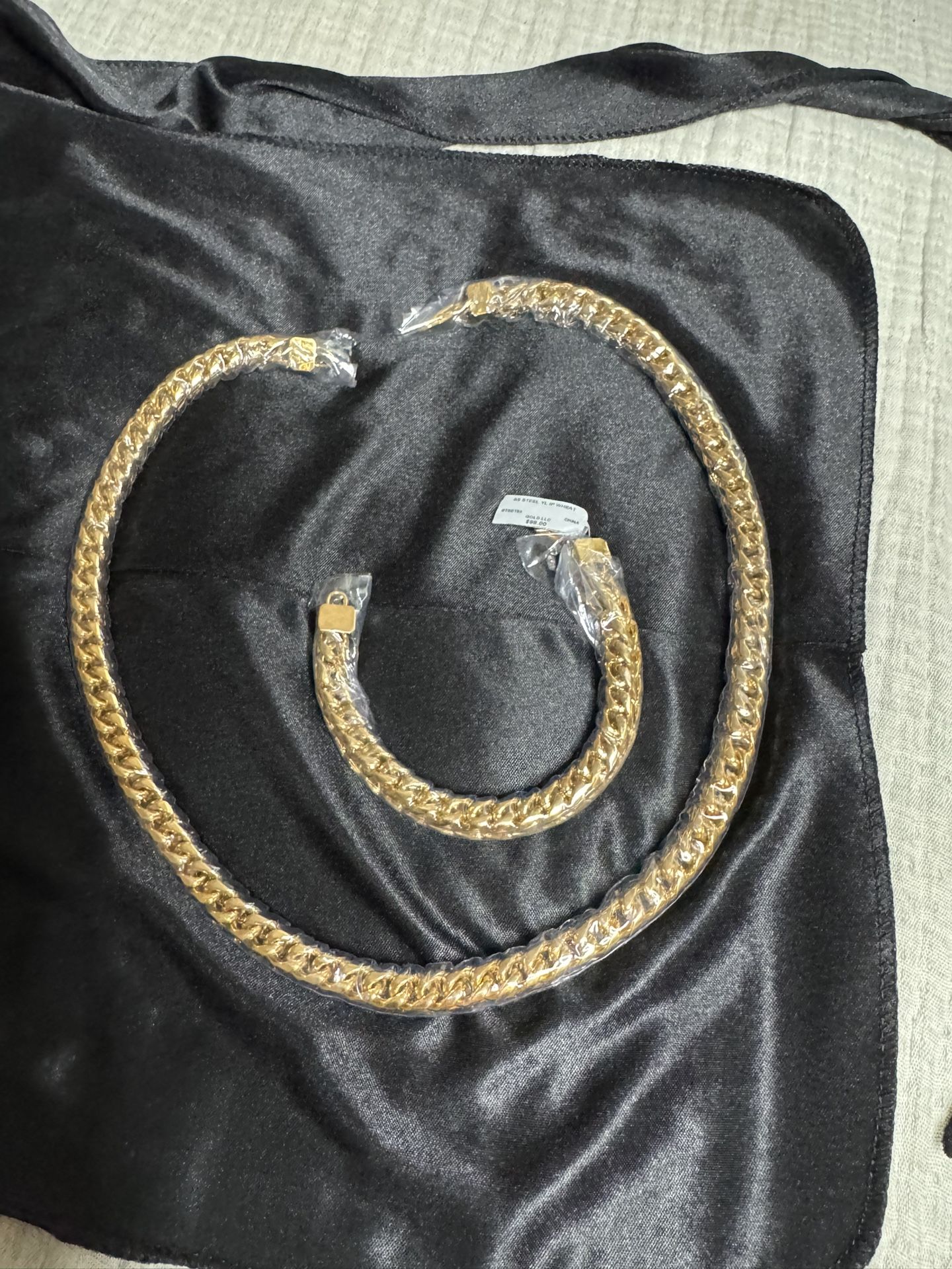 NEW Gold Plated Necklace w/ Bracelet