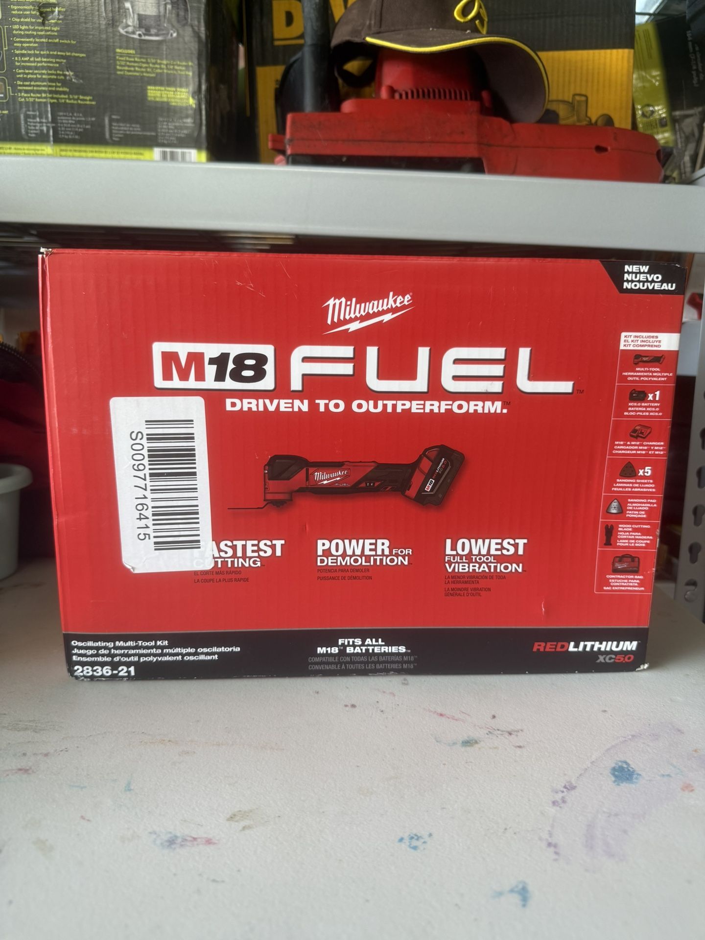 Milwaukee M18 FUEL 18V Lithium-Ion Cordless Brushless Oscillating Multi-Tool Kit with one 5.0 Ah Battery, Charger and Tool Bag