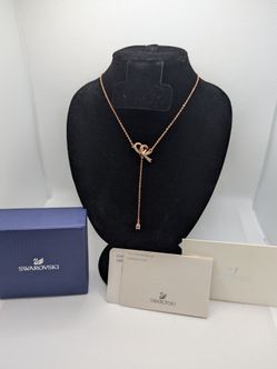 New with box Swarvokski Crystal Necklace