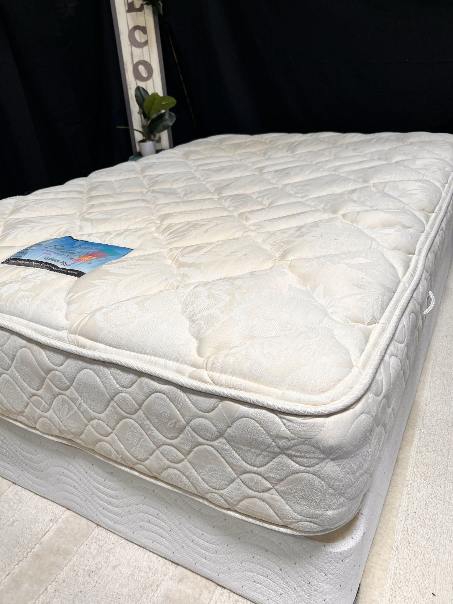 Nice 💕QUEEN 💕MATTRESS 💕AND BOX SPRING
