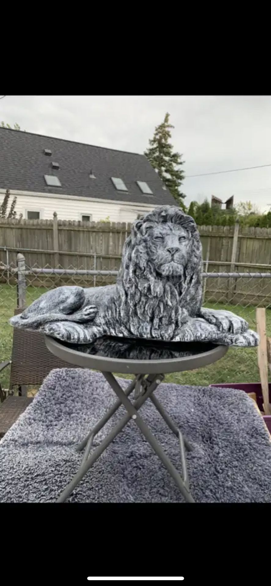 Laying Lion Statue