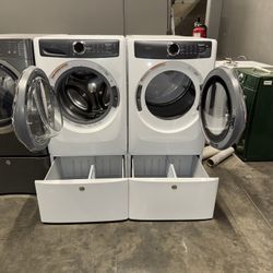 ELECTROLUX XL CAPACITY WASHER DRYER ELECTRIC SET 