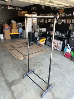 Close hanger