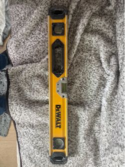 DeWalt 24” Box Beam Level – Good Condition