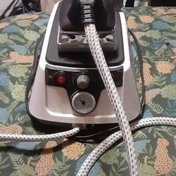 Maven 100is Lightweight Steam Powerhouse Professional Iron