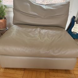 Free EQ3 Leather Swivel Chair