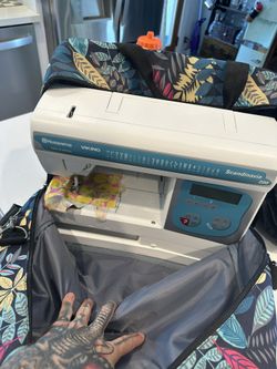 Husqvarna Scandinavia 200 Sewing Machine