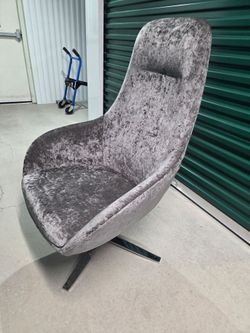 High back Lounge Chair