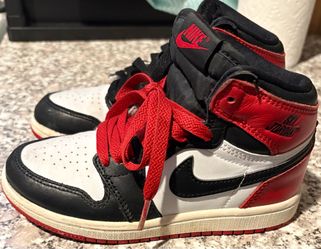 12 c- Air Jordan 1 Retro High OG Sneakers