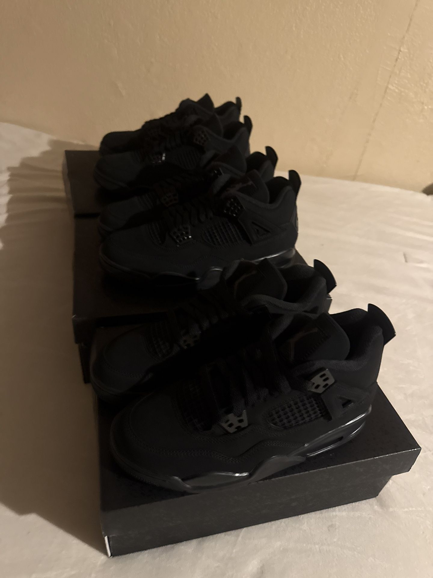 Black Cat Jordan 4