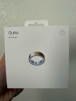 Oura Ring  4- Size 7 (Gold)