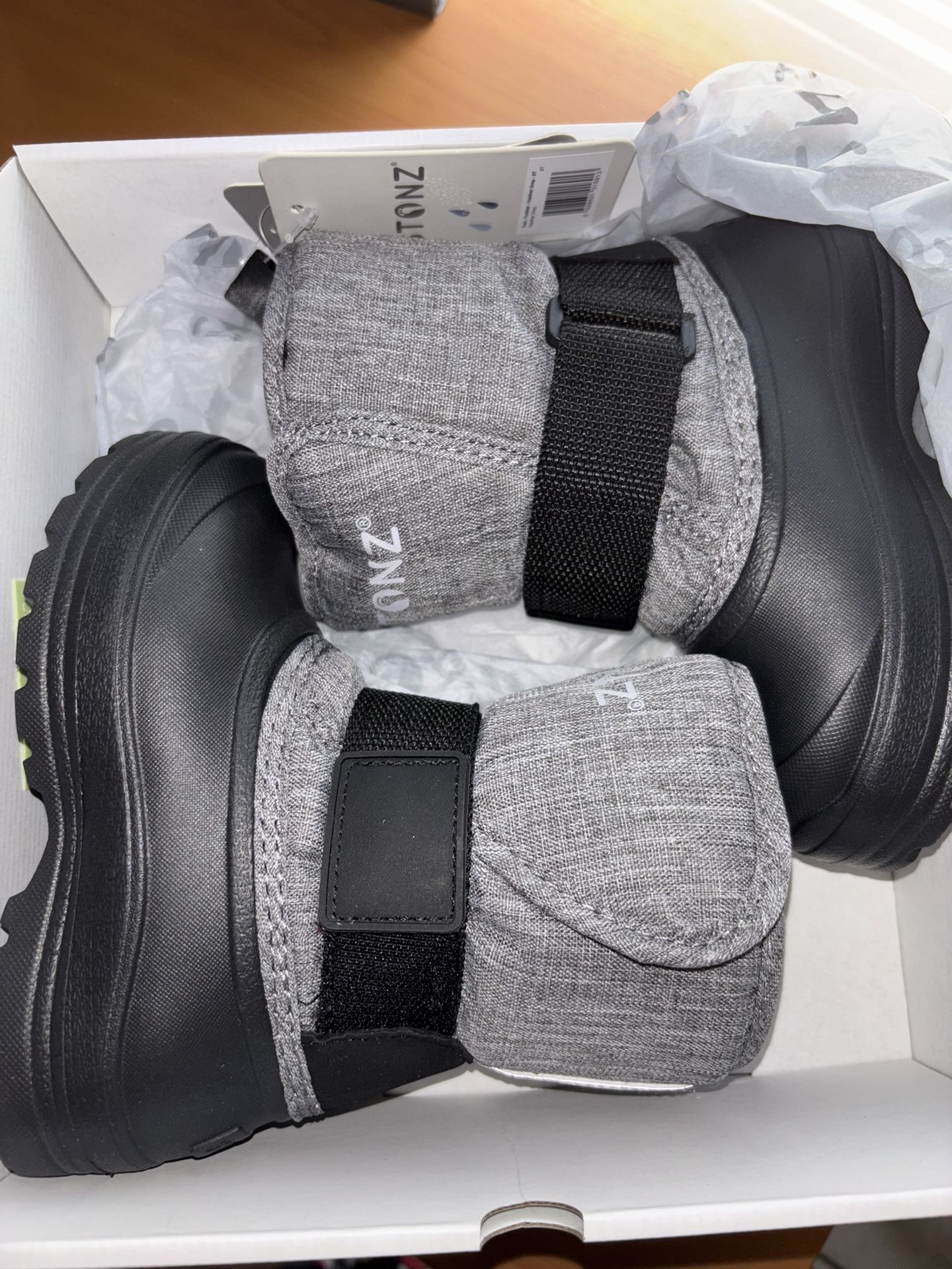 Stonz Trek Snow Boots