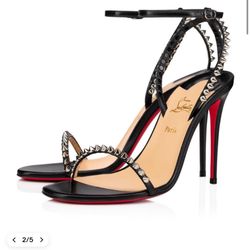 Christian louboutin so me Heels (Red bottoms) 