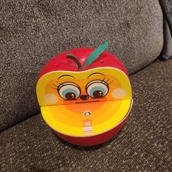VINTAGE Apple Worm Savings Bank Everlast Ind. Hong Kong Windup Toy 6" TALL