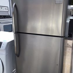 Frigidare   Refrigerator 