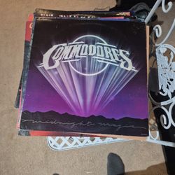 COMMODORES VINYL