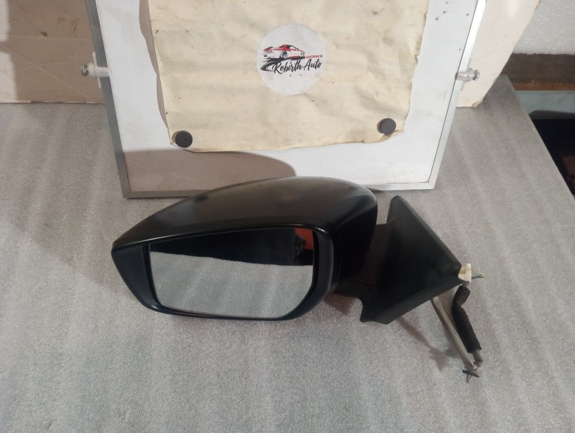 Nissan Kicks Driver Side View Mirror *Parts*