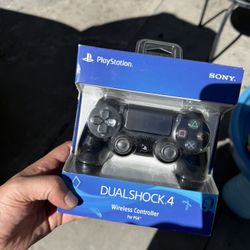 PS4 Controller 