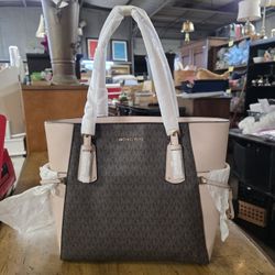 Small Logo Michael Kors Voyager Tote Bag
