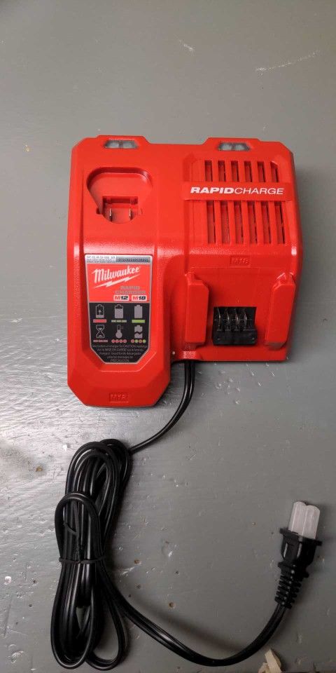 Milwaukee M18/M12 Rapid Charger