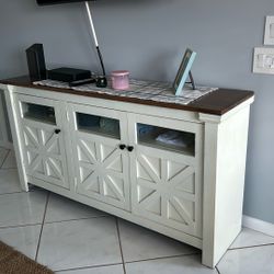 Buffet/table