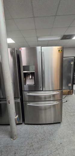 Samsung 4‑Door French Door Fridge – Stainless, Ice/Water Dispenser