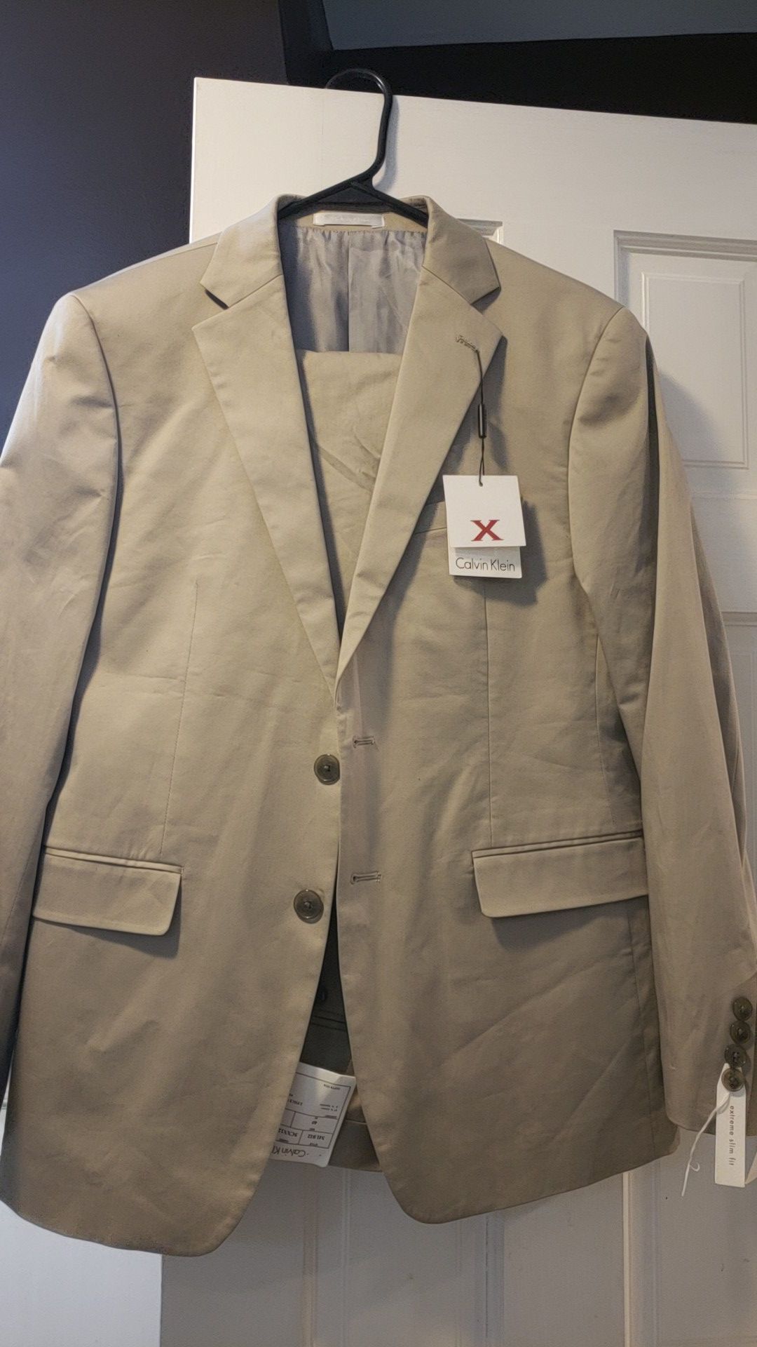 Brand new with tags Calvin Klein Macy's mens store suit 40s 33 waist khaki
