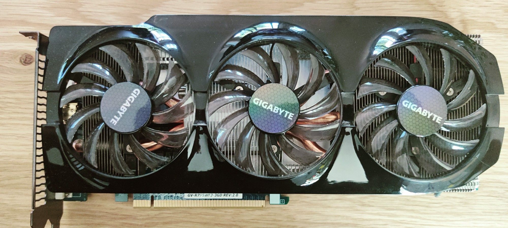 Gigabyte Radeon HD 7950 WindForce 3X OC graphics card