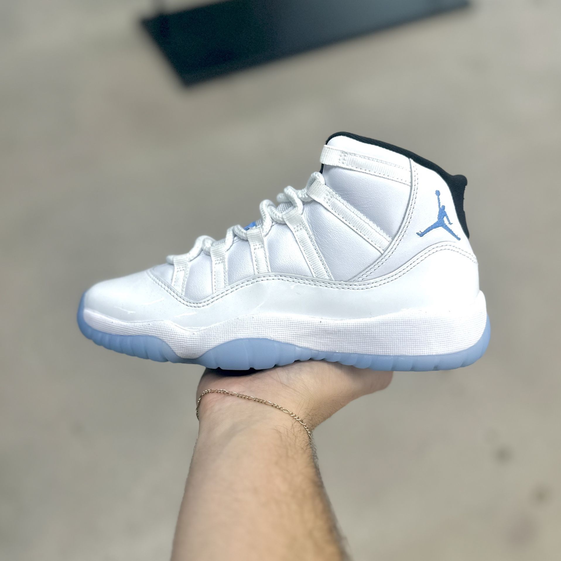 Jordan 11 Retro “Legend Blue” (GS) Sizes 4Y / 5Y / 5.5Y / 6Y / 6.5Y / 7Y IN HAND BRAND NEW
