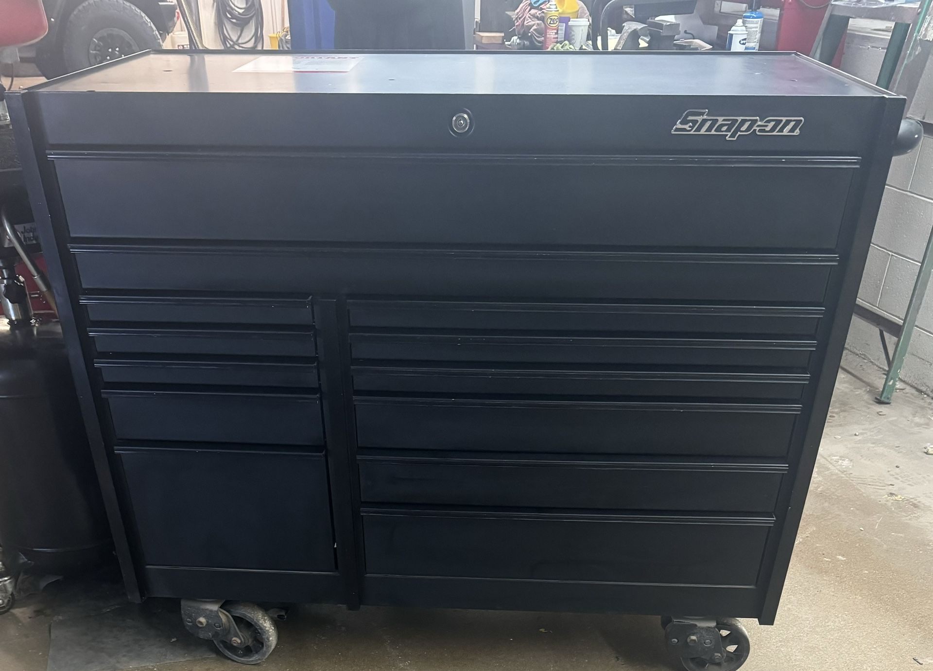 Snap-on KRL722 54-Inch Black Tool Box - Professional Grade Storage Solution