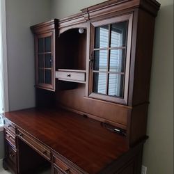 Office Desk With Hutch