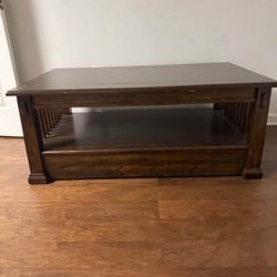 Cocktail table 