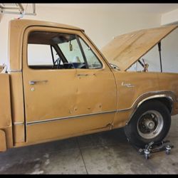 1973 Dodge D100 Camper
