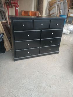 9 Drawer Dresser