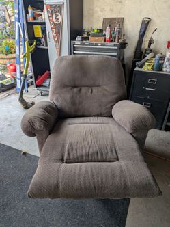 Oversized recliner