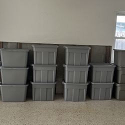 24 Storage Containers 