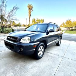 2007 Hyundai Santa Fe   V6. Automatic 