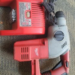 Milwaukee 28V Hammer Drill