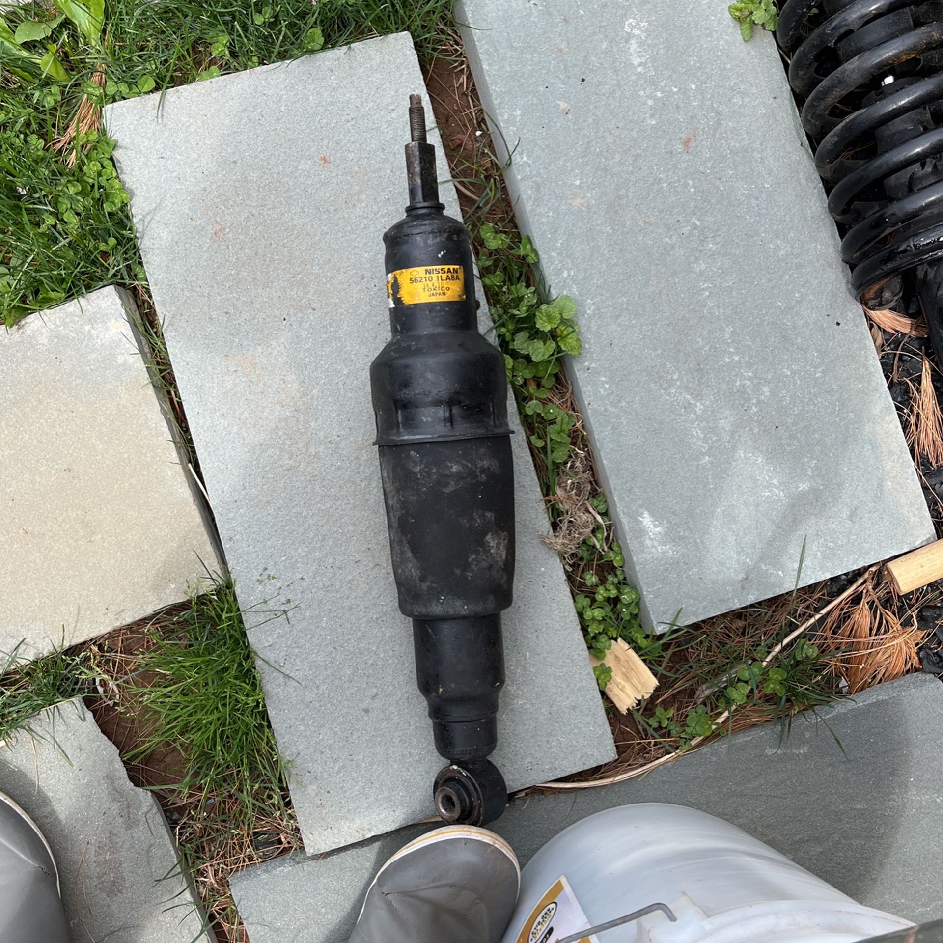 2012 Rear Air Shock Qx56