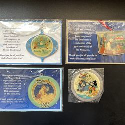 4 Ornaments Disney Family Holiday Celebration New