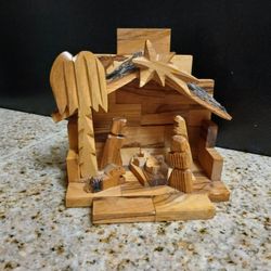 Hand Carved Olive Wood Nativity Scene Manger Creche Stable Christmas Israel