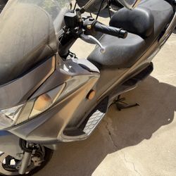 2006 Suzuki Burgman 400