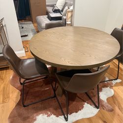 5pc Dining Room Set (Table + Chairs)