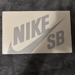 NIKE SB DUNK LOW PROS QS 