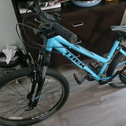 Trek Mountain Bike 