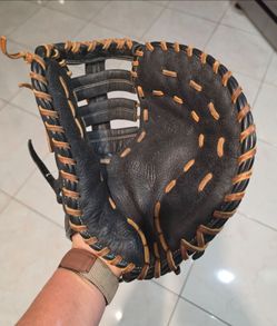 Rawlings Adult Baseball / Catcher's Mitt - Black Leather - RHT